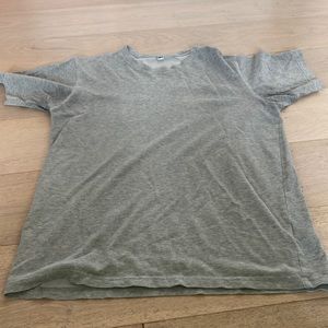 Gray Uniqlo t shirt - size medium